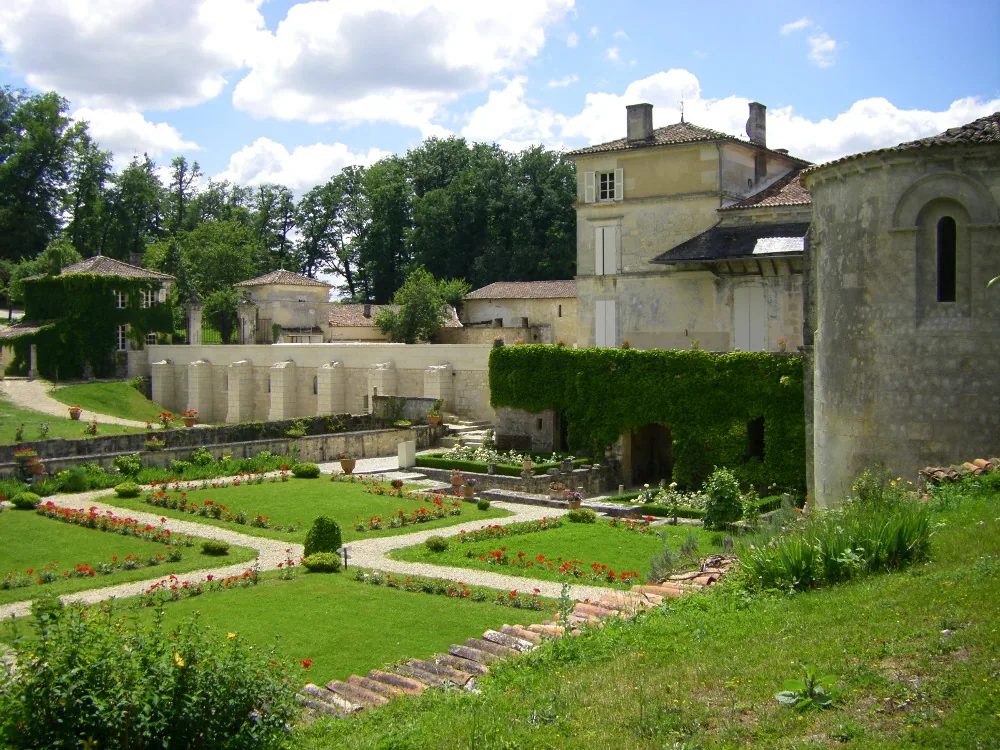 Abbaye de Fontdouce à Saint-Bris-des-Bois, Charente-Maritime (17)