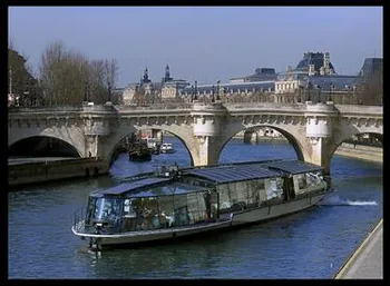 Bateaux Parisiens à Paris, Paris (75)