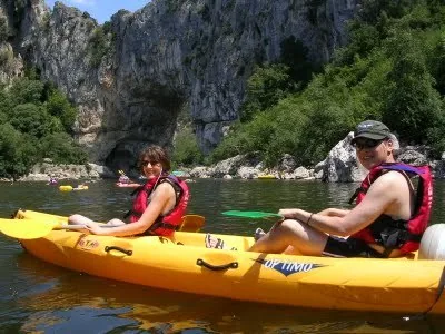Canoë sur l'Ardèche Explo à Berrias-et-Casteljau, Ardèche (07)