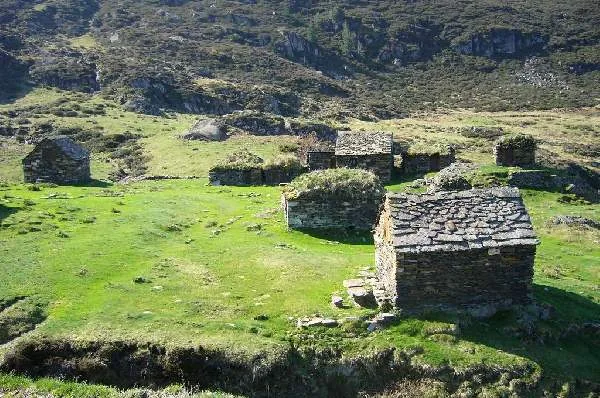 Les Cabanes de Goutets à Massat, Ariège (09)