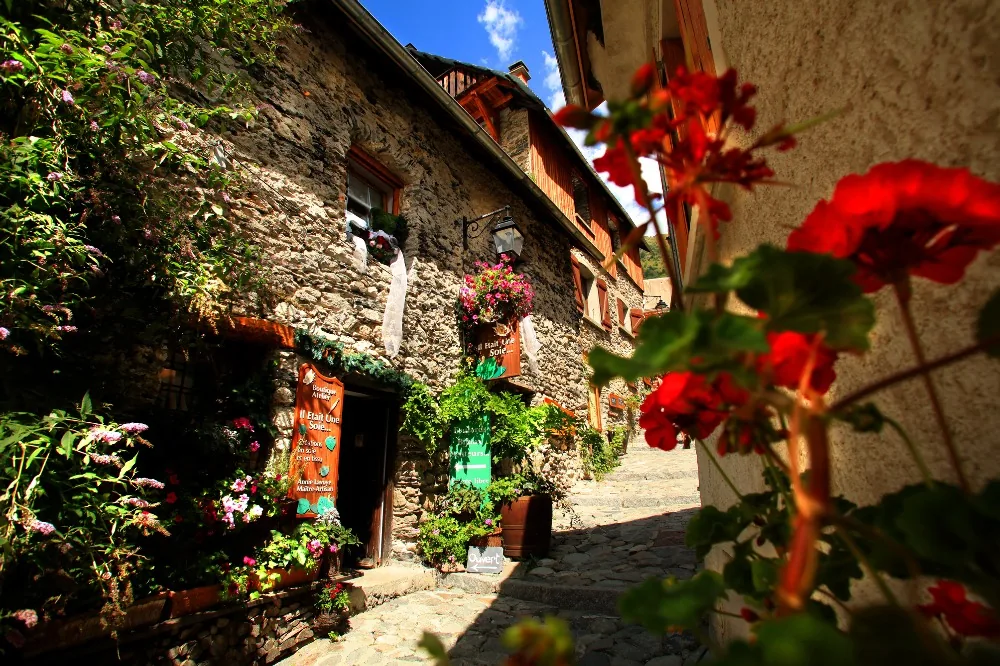 Venosc village en été; une multitudes d'activités vous seront suggérées au gré de vos envies.