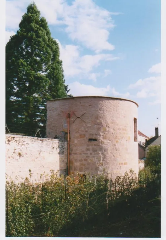 Tour des Remparts à Noyers, Yonne (89)